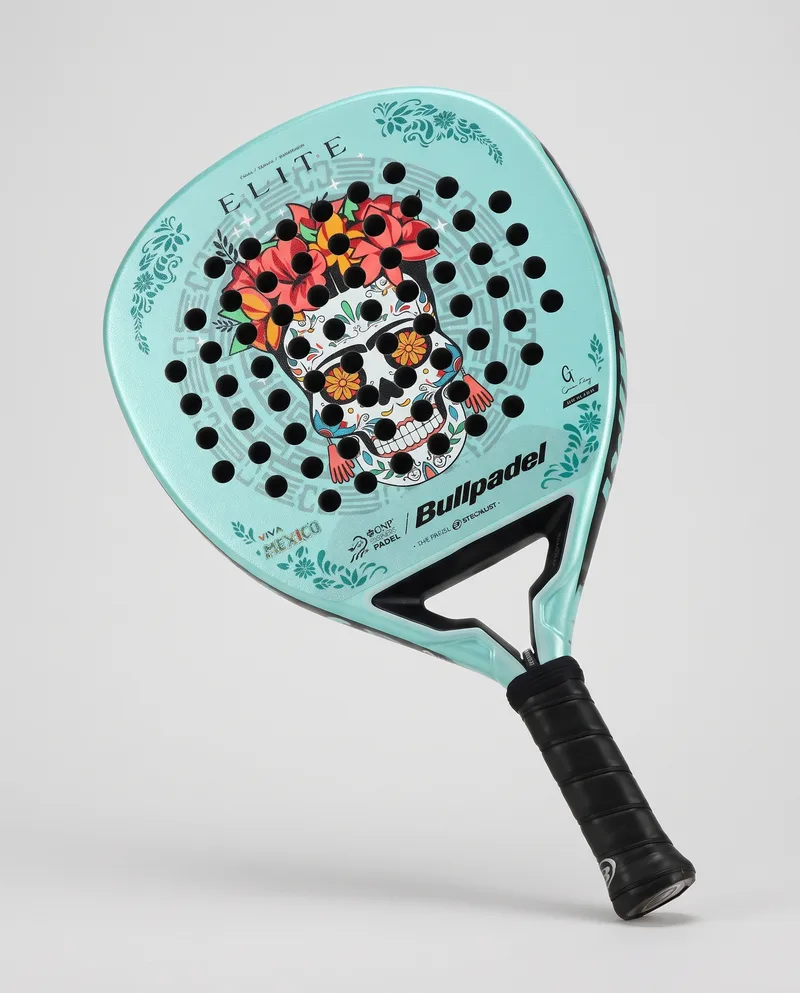 Bullpadel Elite W MX 2026, AI vizualizacija